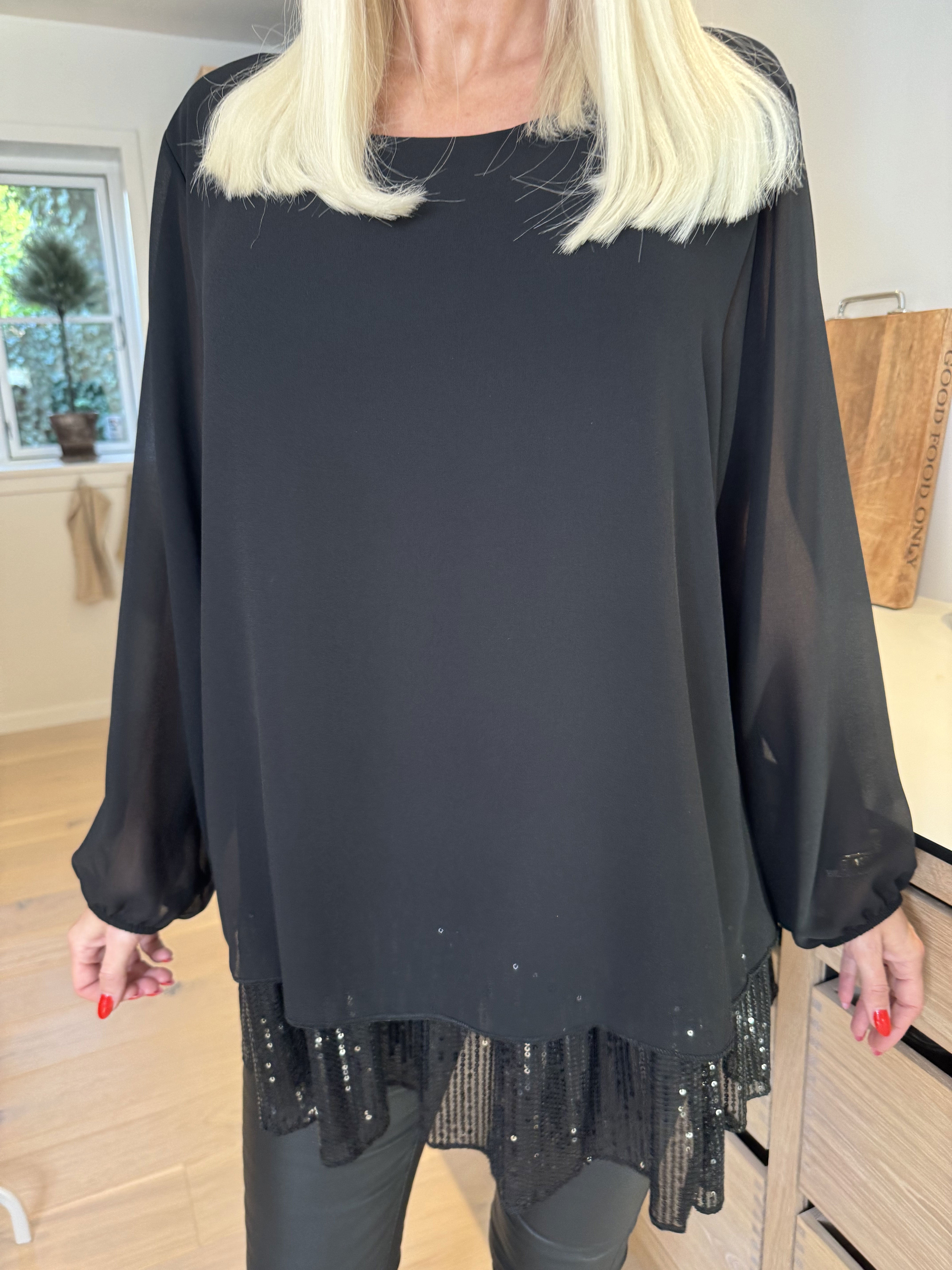 Luby - Tunika i chiffong med paljettkant